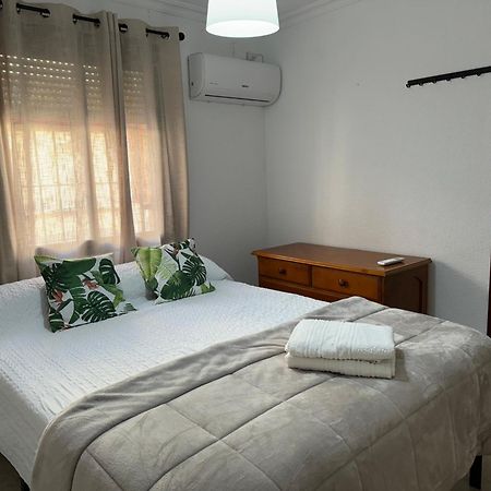 Apartamento Familiar En Barrio Reina Victoria Huelva Eksteriør bilde