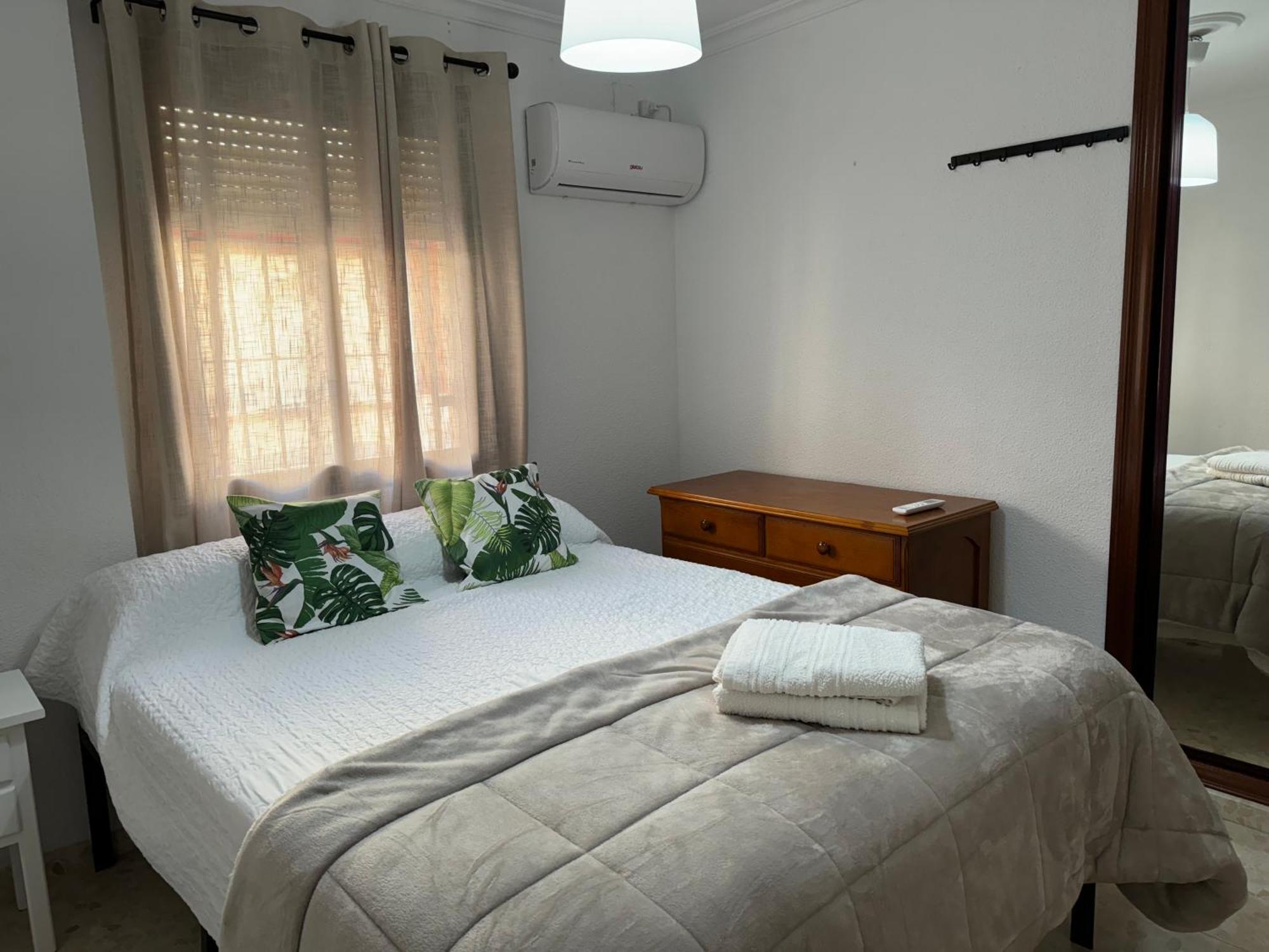 Apartamento Familiar En Barrio Reina Victoria Huelva Eksteriør bilde